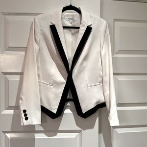 Nine West white with black detail tuxedo jacket